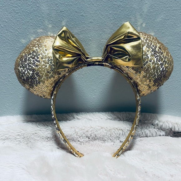 Disney Minnie Mouse Ears Headband Bow Sequins Glam Gold - Picture 1 of 1